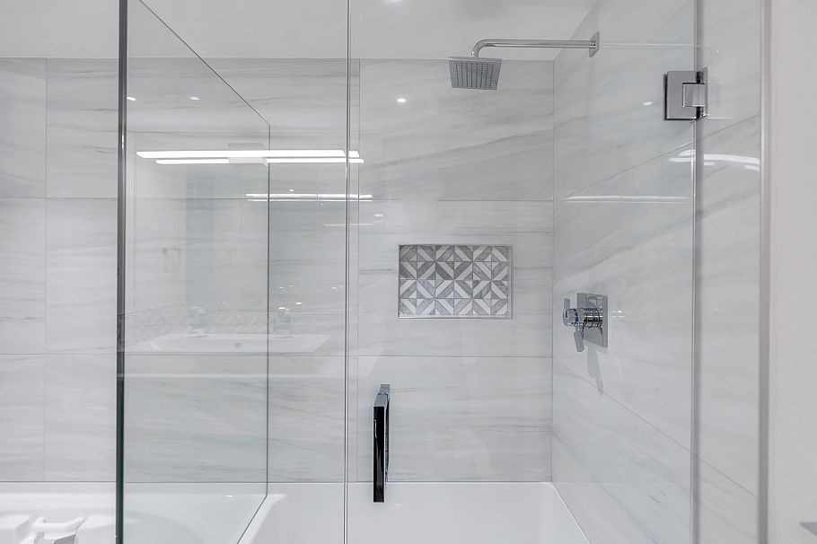 2706 198 Aquarius Mews Vancouver, BC - 24