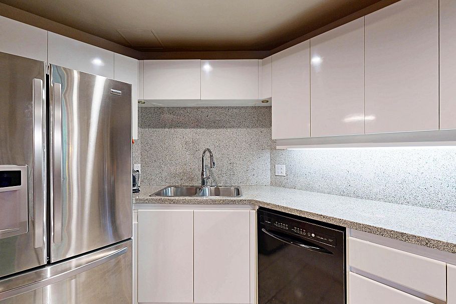 301 1888 Alberni Street Vancouver, BC - 11