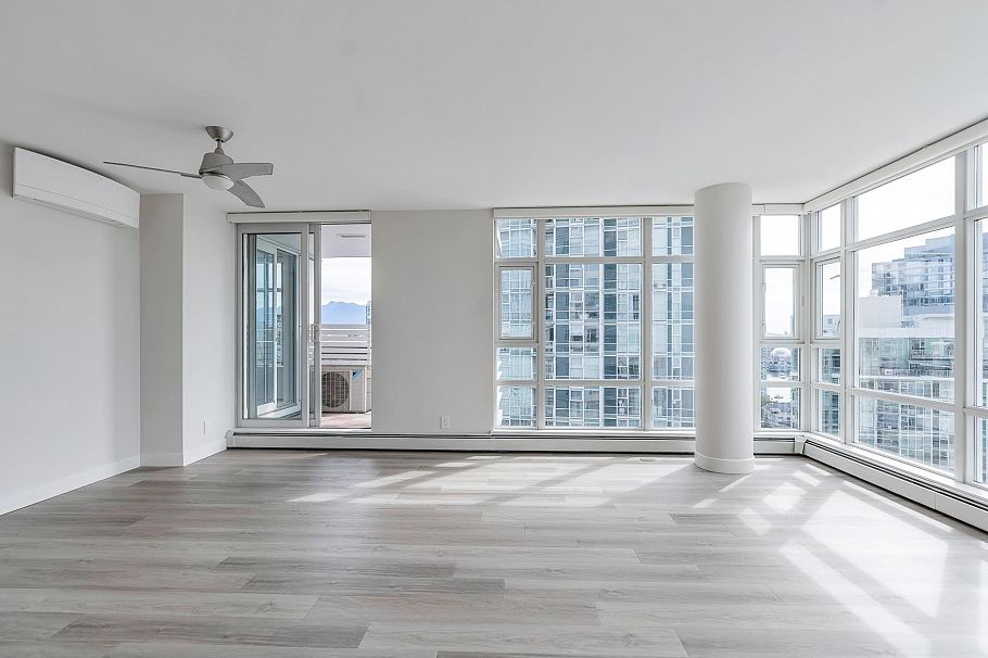 2706 198 Aquarius Mews Vancouver, BC - 16