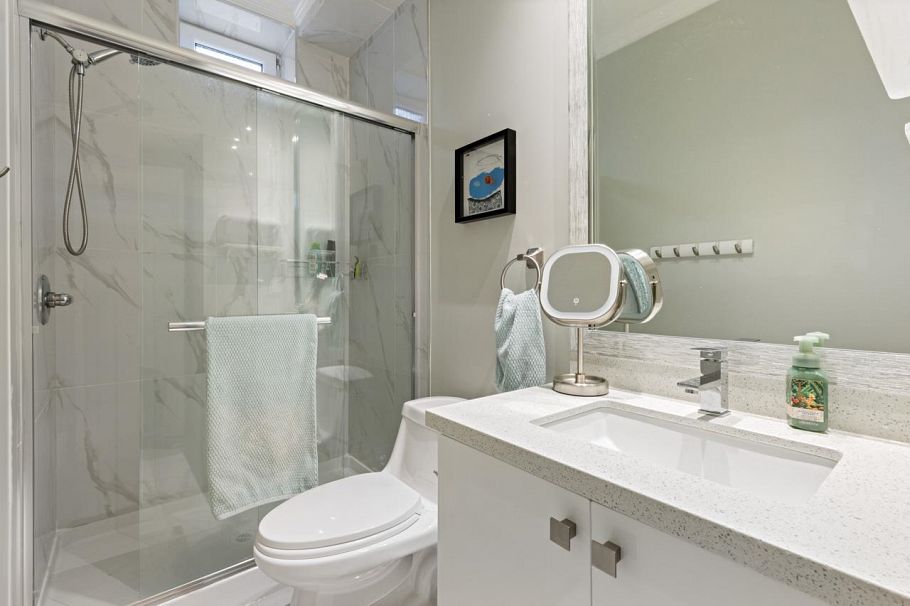 2721 W 14th Avenue Vancouver, BC - 26