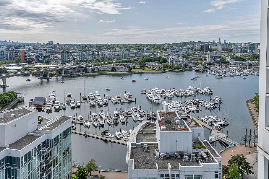 2706 198 Aquarius Mews Vancouver, BC - 6