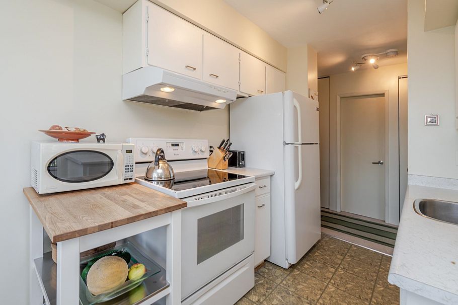 1004 1330 Harwood Street Vancouver, BC - 10