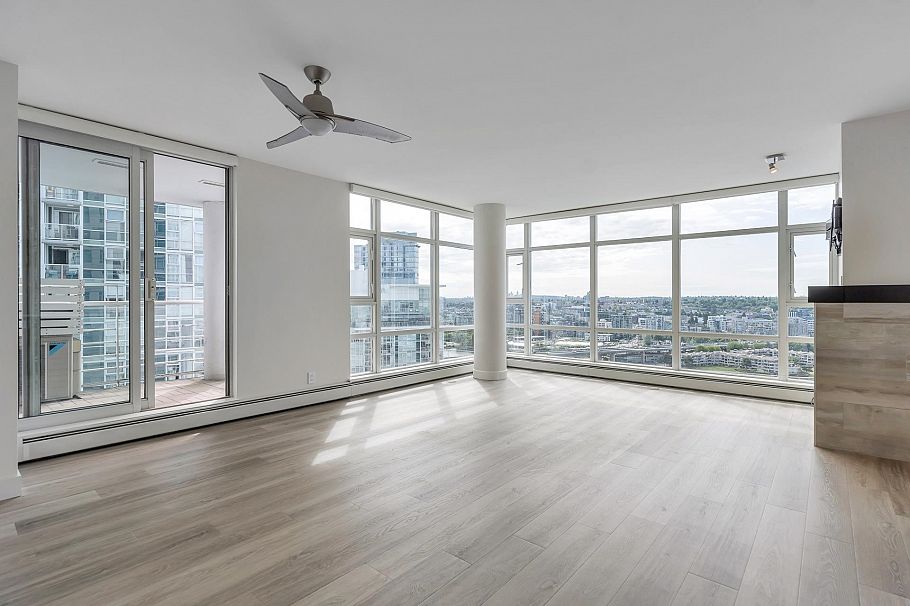 2706 198 Aquarius Mews Vancouver, BC - 3