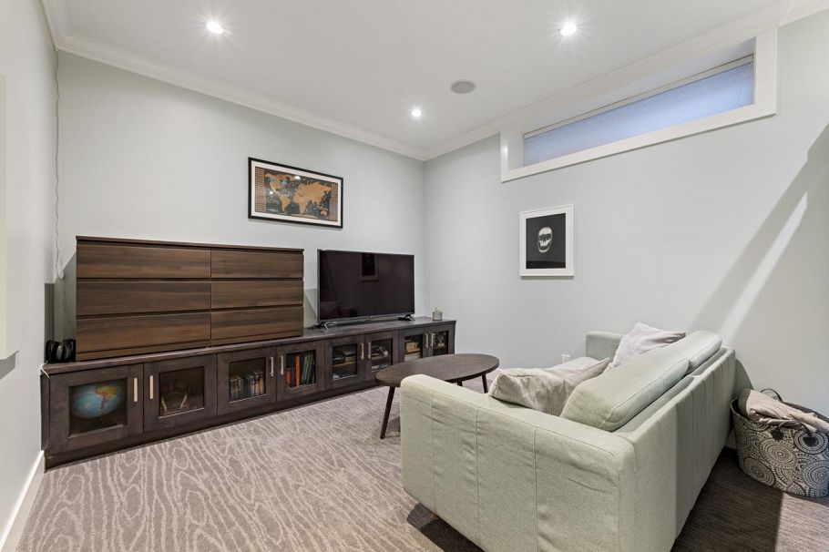 2721 W 14th Avenue Vancouver, BC - 23