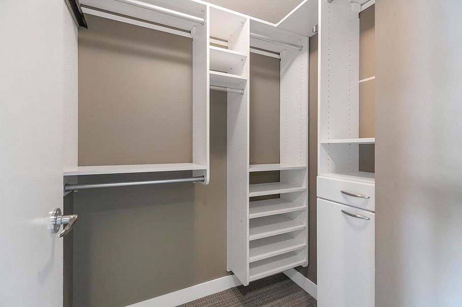 2706 198 Aquarius Mews Vancouver, BC - 25