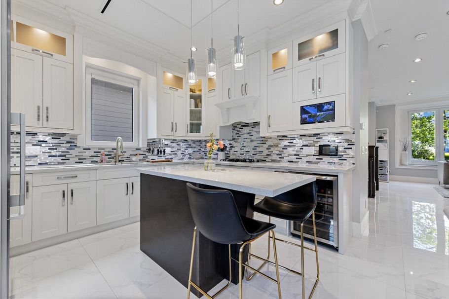 2721 W 14th Avenue Vancouver, BC - 8