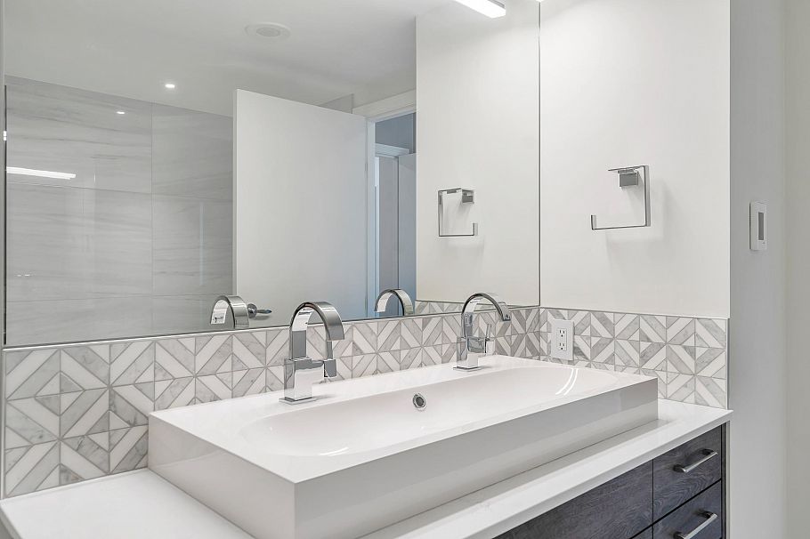 2706 198 Aquarius Mews Vancouver, BC - 22