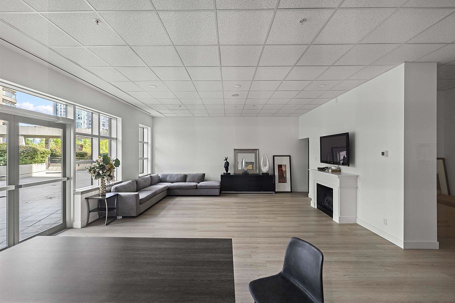 1705 1211 Melville Street Vancouver, BC - 4