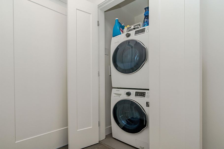 602 477 W 59th Avenue Vancouver, BC - 31