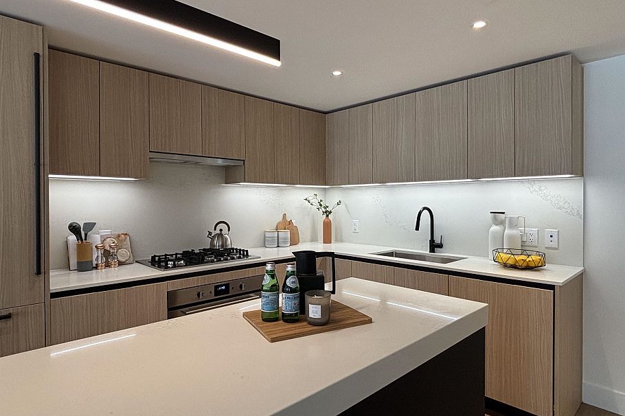 210 2235 E Broadway Vancouver, BC - 1