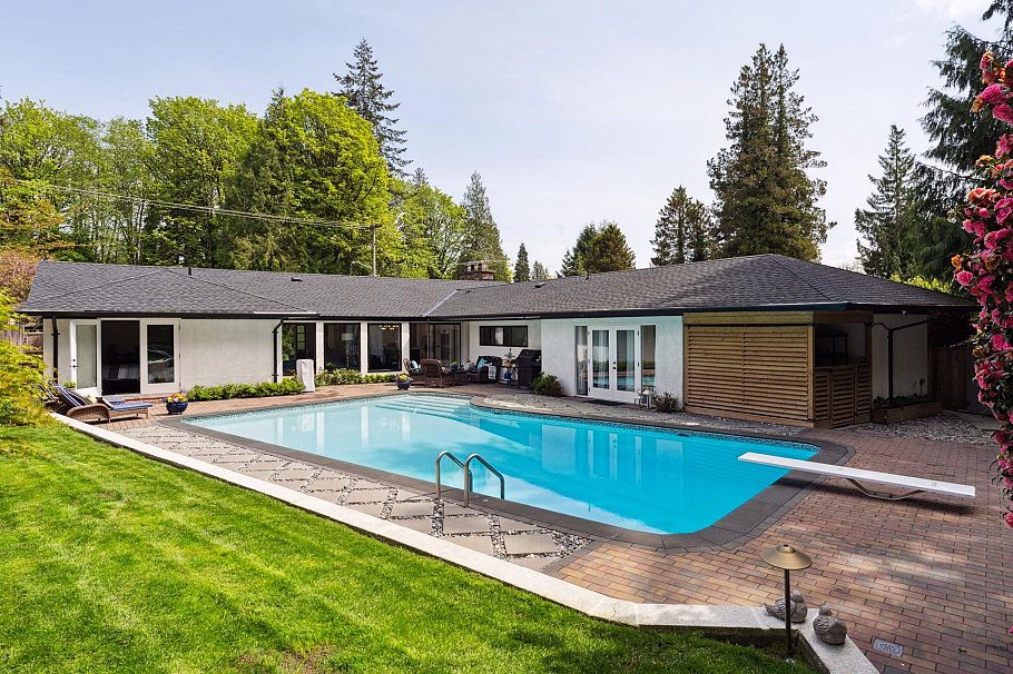 3061 Bewicke Avenue North Vancouver, BC - 38