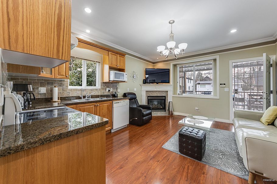 2048 E 1st Avenue Vancouver, BC - 3