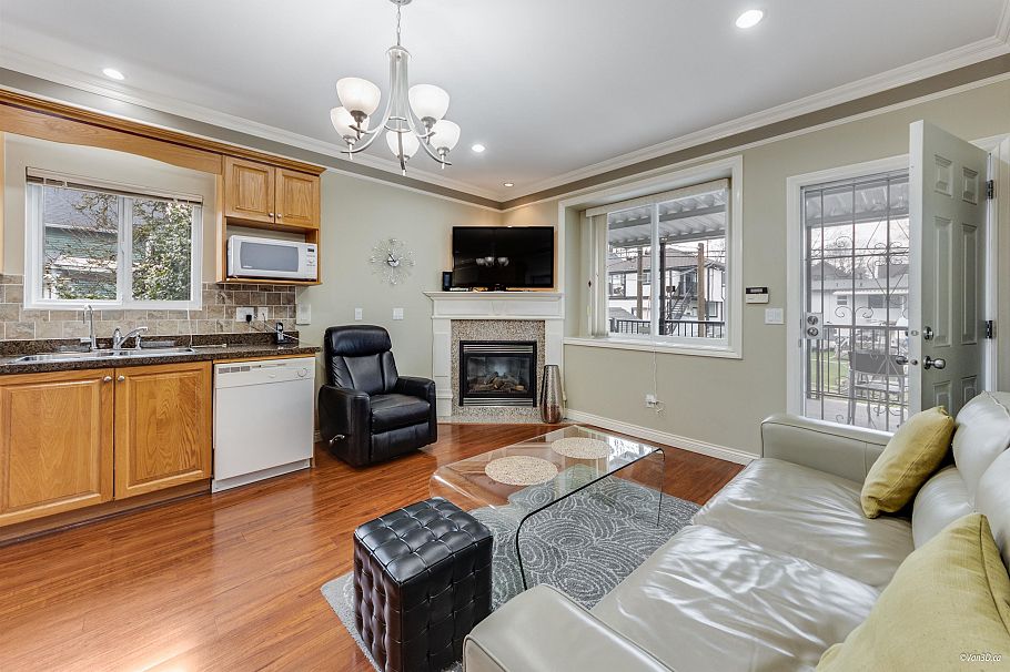 2048 E 1st Avenue Vancouver, BC - 4