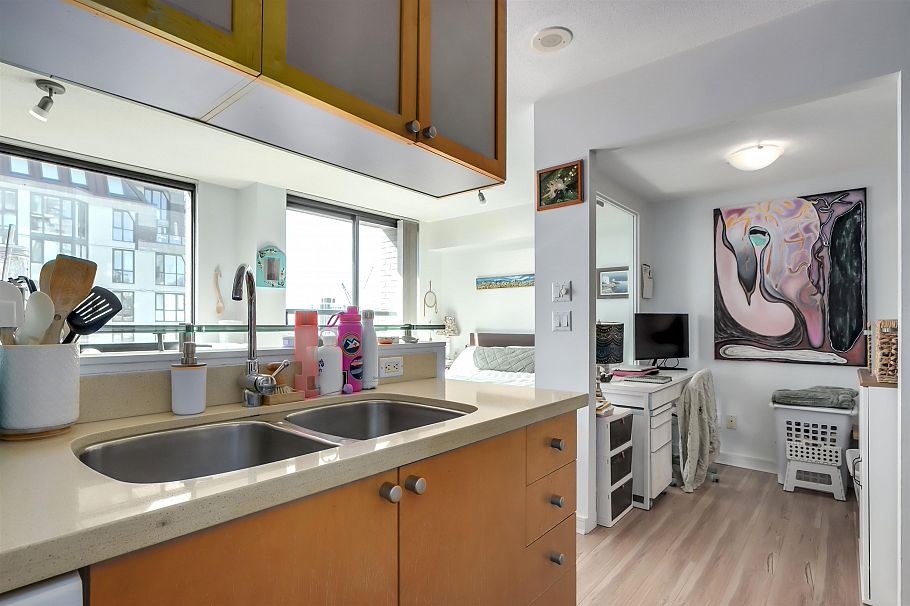 1406 1003 Burnaby Street Vancouver, BC - 18