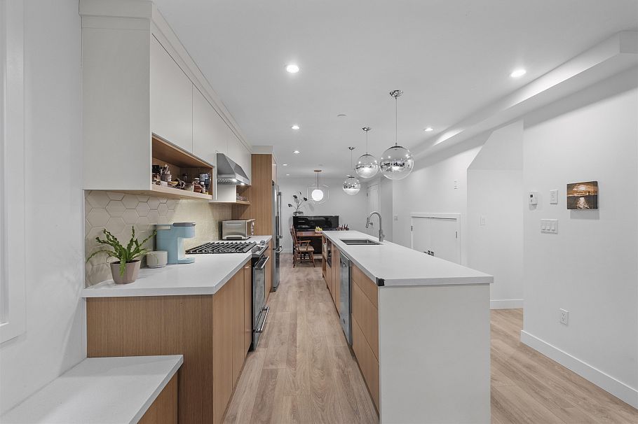 1452 E 20th Avenue Vancouver, BC - 1