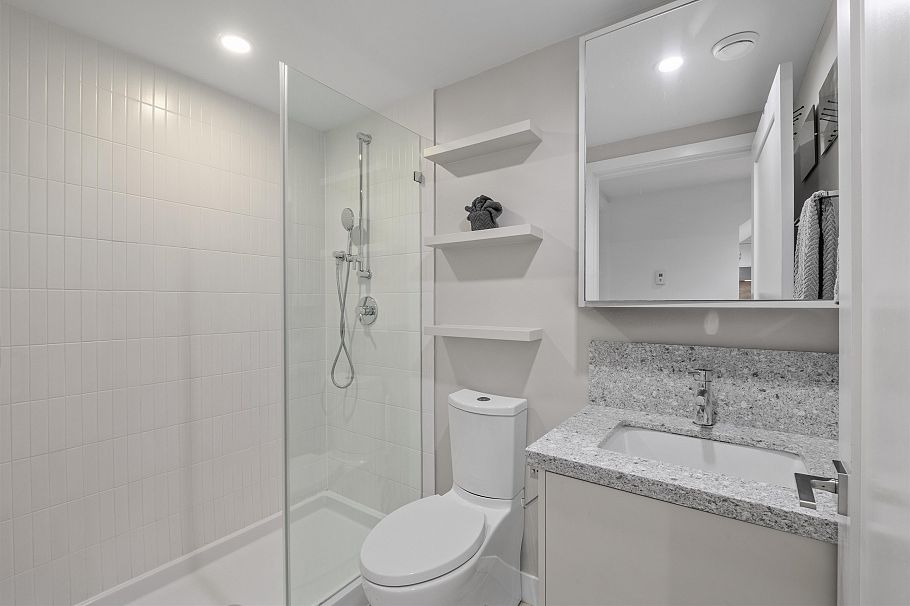 1452 E 20th Avenue Vancouver, BC - 24