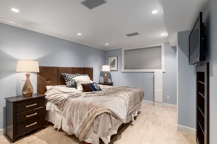 3432 W 13th Avenue Vancouver, BC - 23