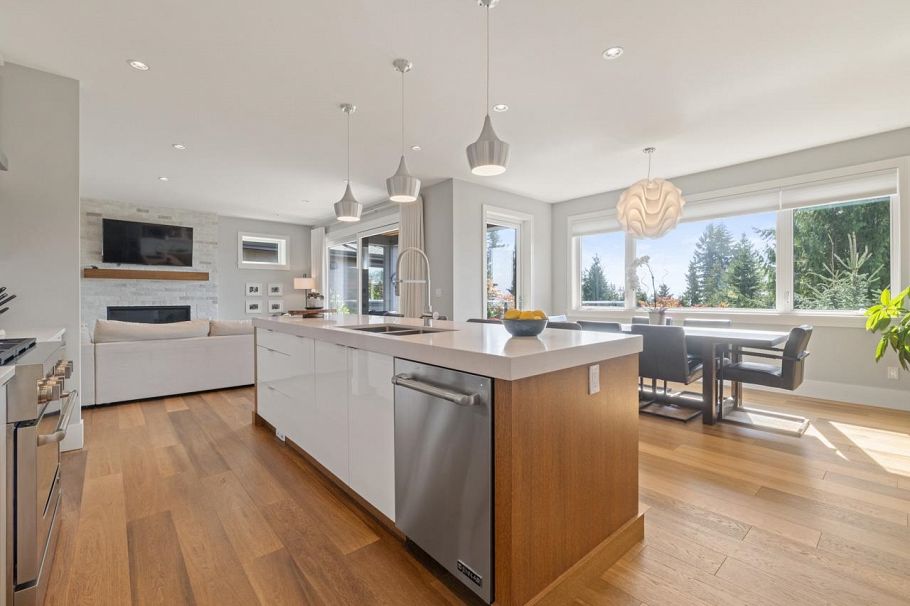 291 Monteray Avenue North Vancouver, BC - 9