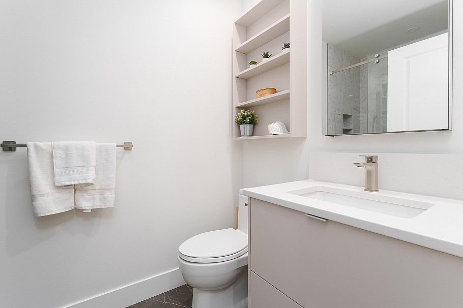 422 580 Raven Woods Drive North Vancouver, BC - 9