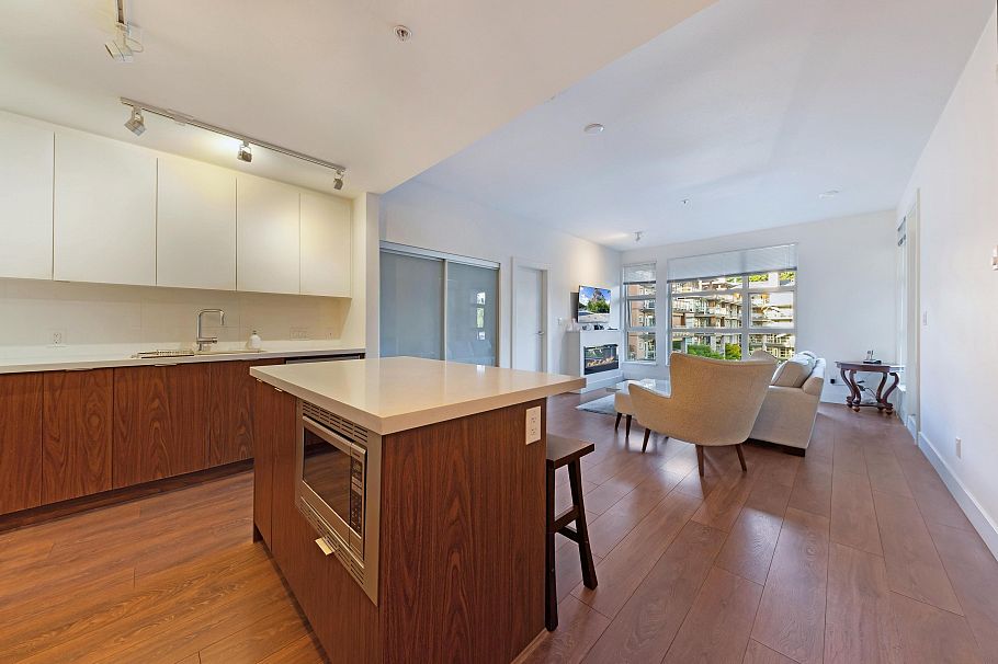 305 3602 Aldercrest Drive North Vancouver, BC - 11