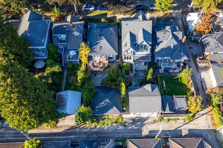 3432 W 13th Avenue Vancouver, BC - 38