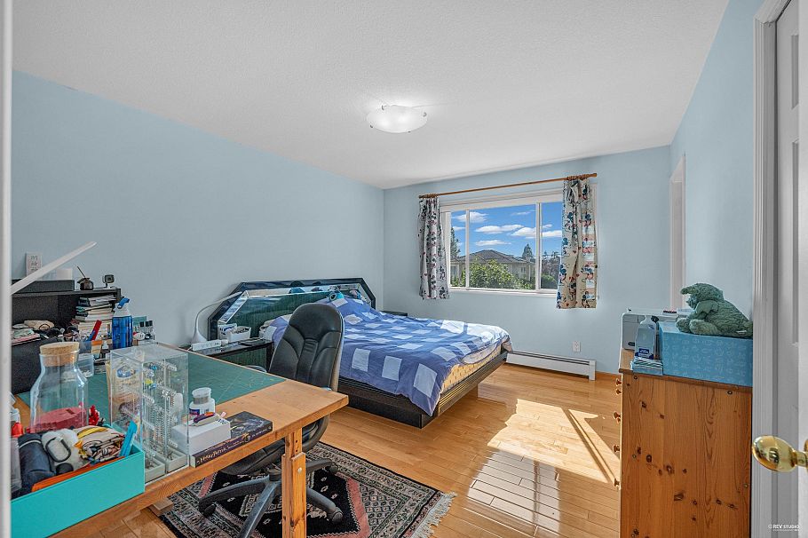 426 W 44th Avenue Vancouver, BC - 26