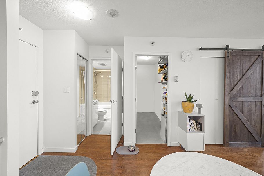 703 131 Regiment Square Vancouver, BC - 11