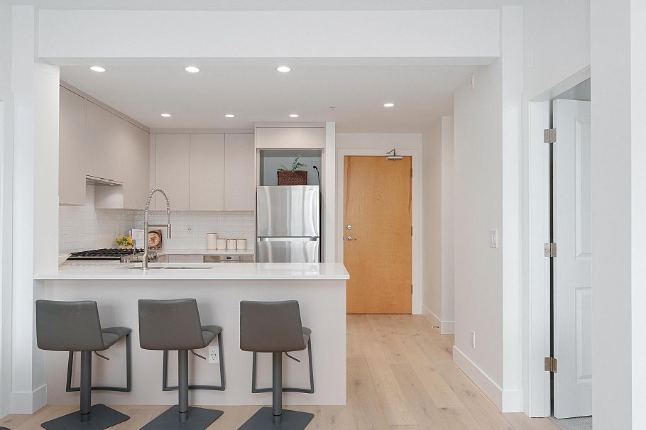 422 580 Raven Woods Drive North Vancouver, BC - 6