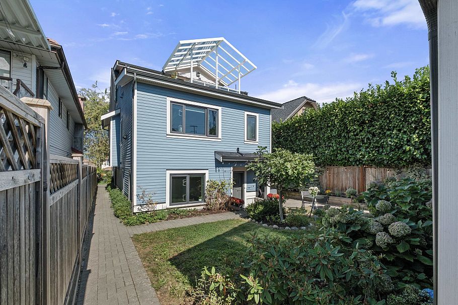 1452 E 20th Avenue Vancouver, BC - 28