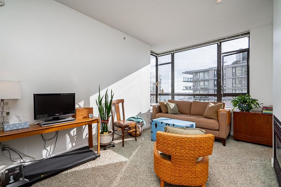 1004 170 W 1st Street North Vancouver, BC - 12