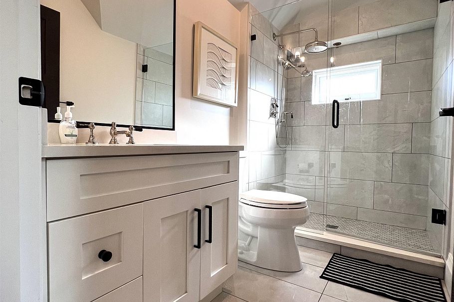 3 1150 Comox Street Vancouver, BC - 16