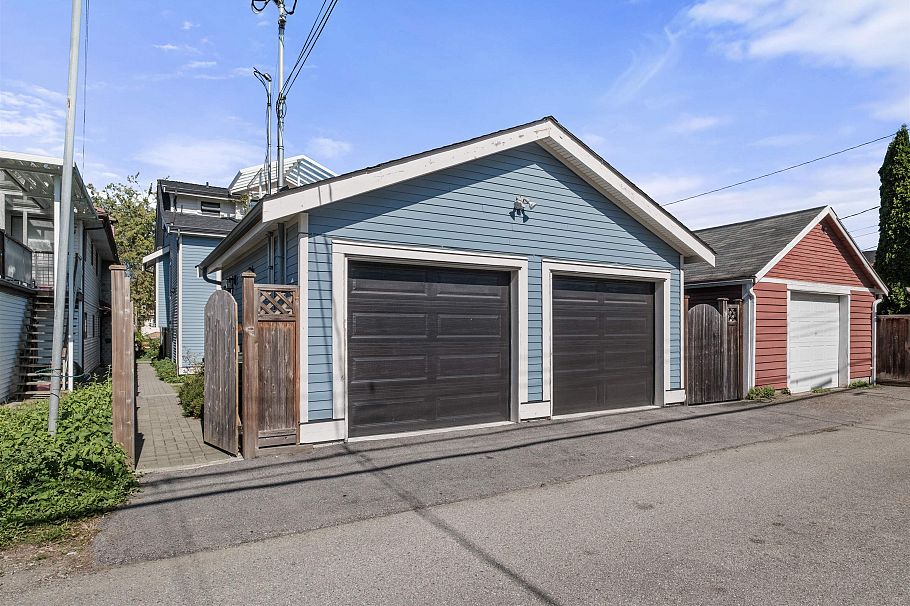 1452 E 20th Avenue Vancouver, BC - 30