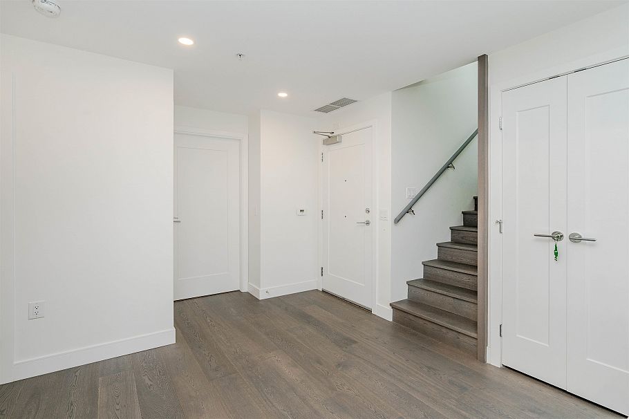 602 477 W 59th Avenue Vancouver, BC - 18