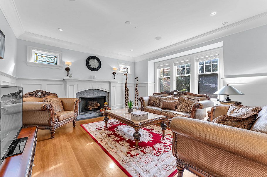 2937 W 45th Avenue Vancouver, BC - 2