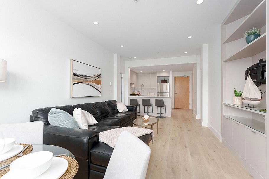 422 580 Raven Woods Drive North Vancouver, BC - 18