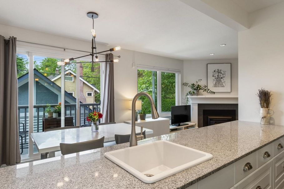 103 W 15th Avenue Vancouver, BC - 10