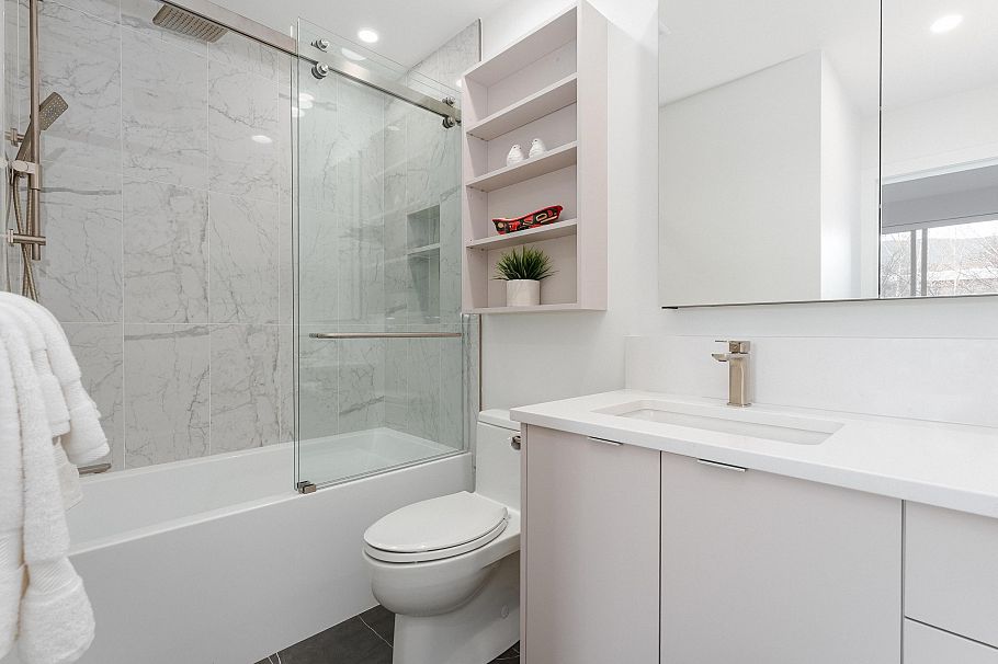 422 580 Raven Woods Drive North Vancouver, BC - 14