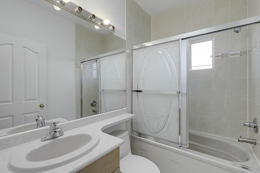 1257 E 60th Avenue Vancouver, BC - 21