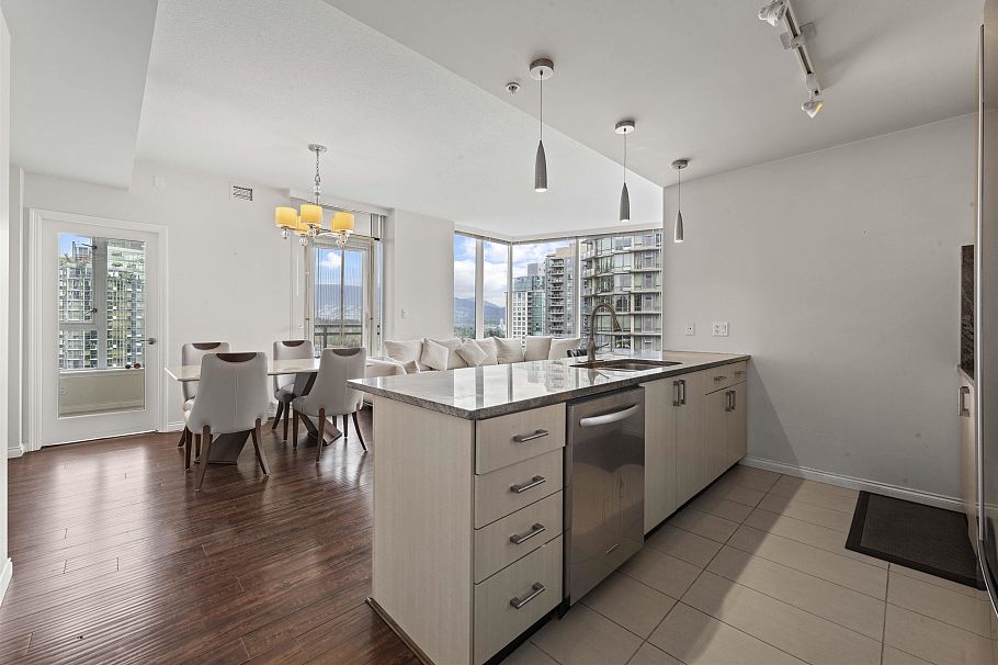 1705 1211 Melville Street Vancouver, BC - 6