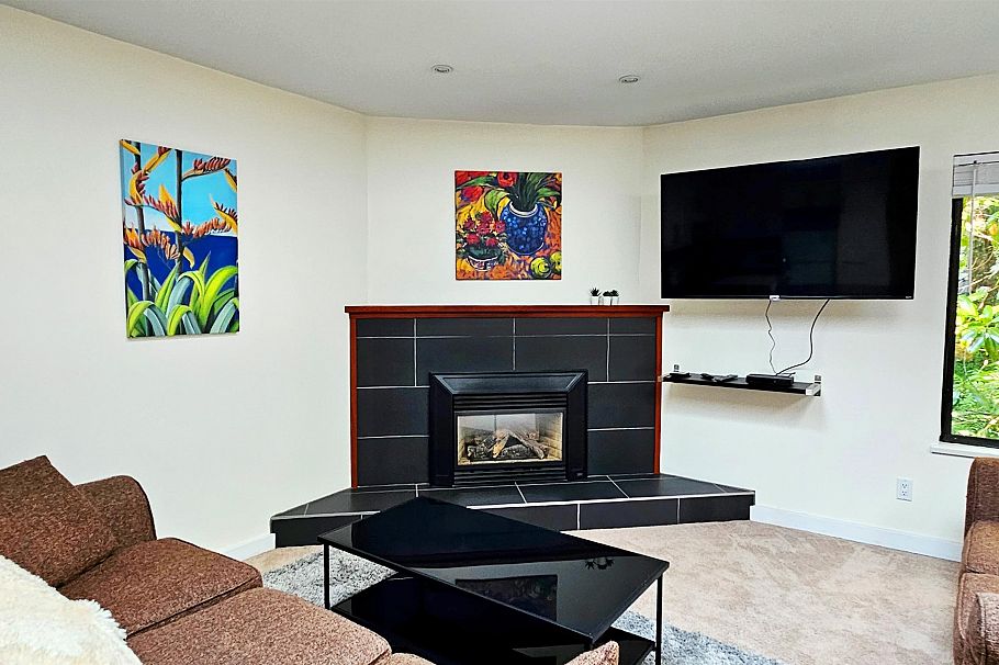 2214 W 14th Avenue Vancouver, BC - 4