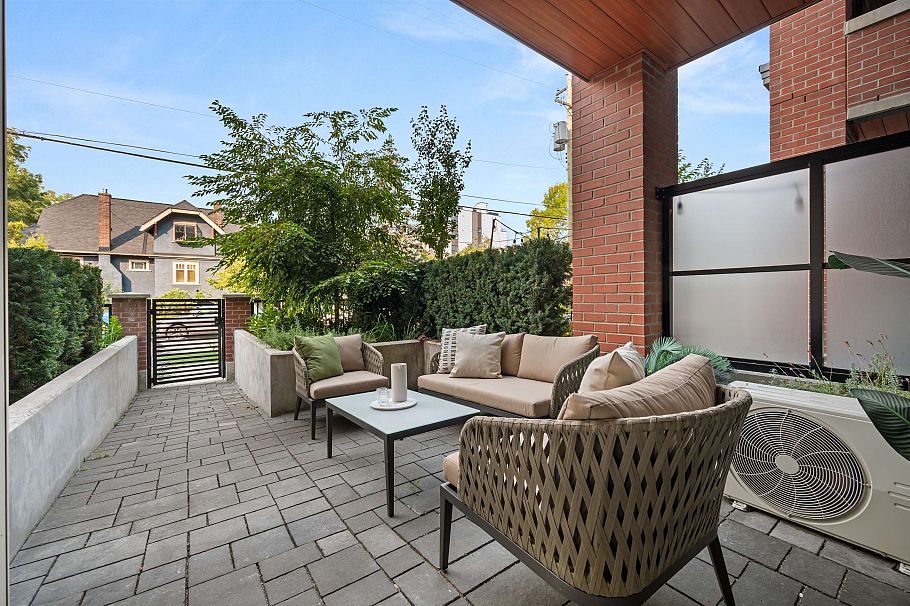 111 2550 Garden Drive Vancouver, BC - 17