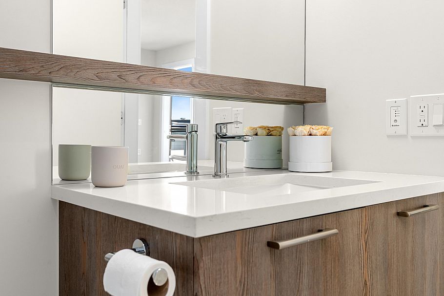 205 615 E 3rd Street North Vancouver, BC - 25