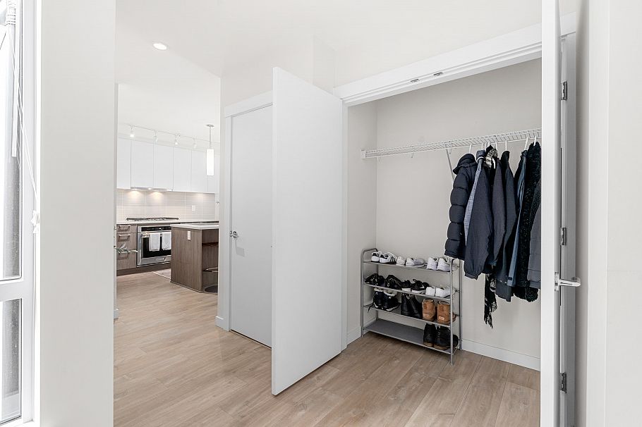 205 615 E 3rd Street North Vancouver, BC - 3