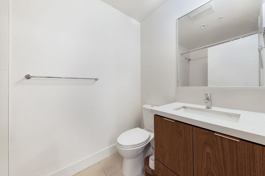 305 3602 Aldercrest Drive North Vancouver, BC - 22