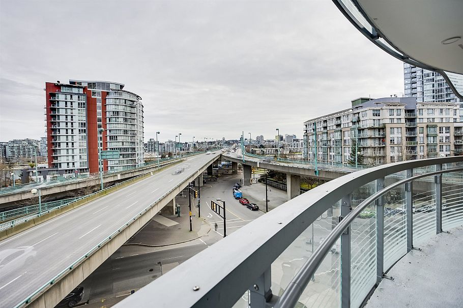 584 87 Nelson Street Vancouver, BC - 21