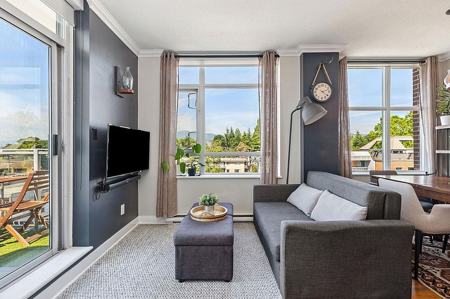 619 2268 W Broadway Vancouver, BC - 2