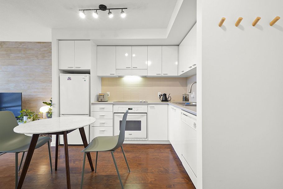 703 131 Regiment Square Vancouver, BC - 7