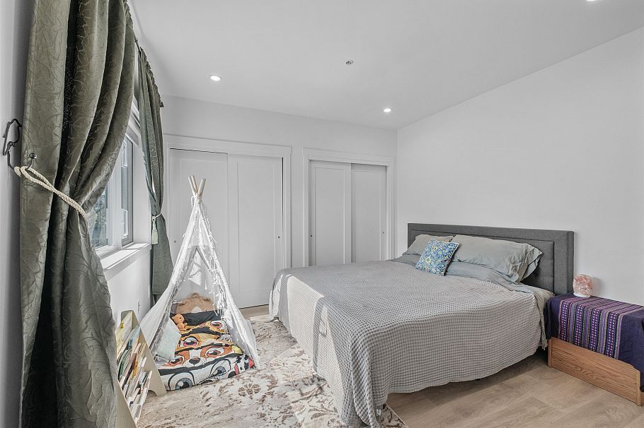 1452 E 20th Avenue Vancouver, BC - 17