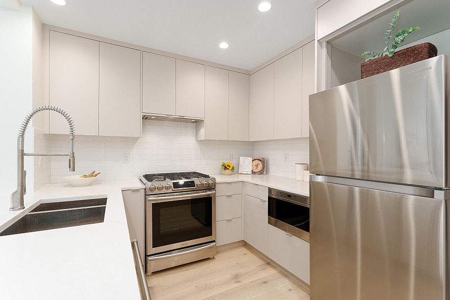 422 580 Raven Woods Drive North Vancouver, BC - 5