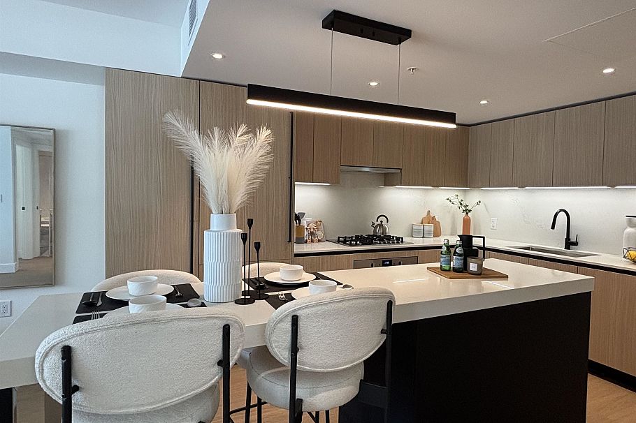 210 2235 E Broadway Vancouver, BC - 5